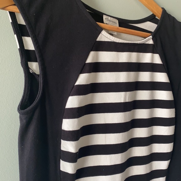 ♦️SOLD♦️Dynamite Dress - Picture 2 of 8